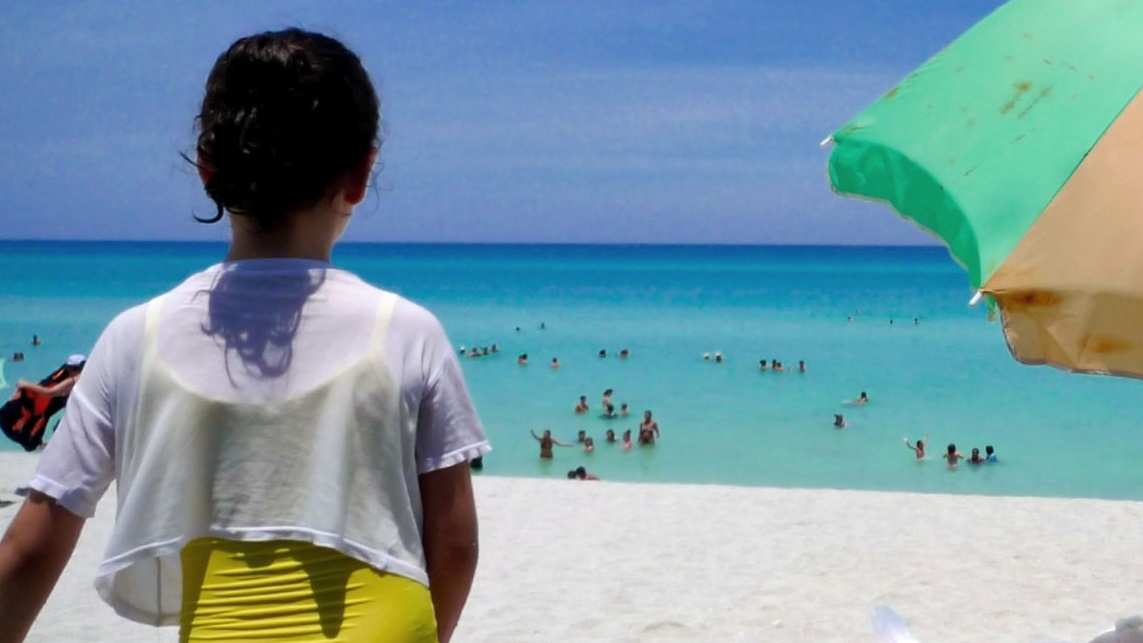 فاراديرو أجمل شواطئ كوبا يسعى لاستعادة السياح