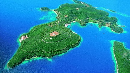 جزيرة أوناسيس من أعلى