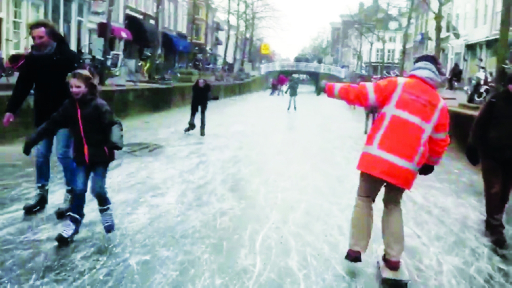 حمى التزلج على الجليد تجتاح هولندا
