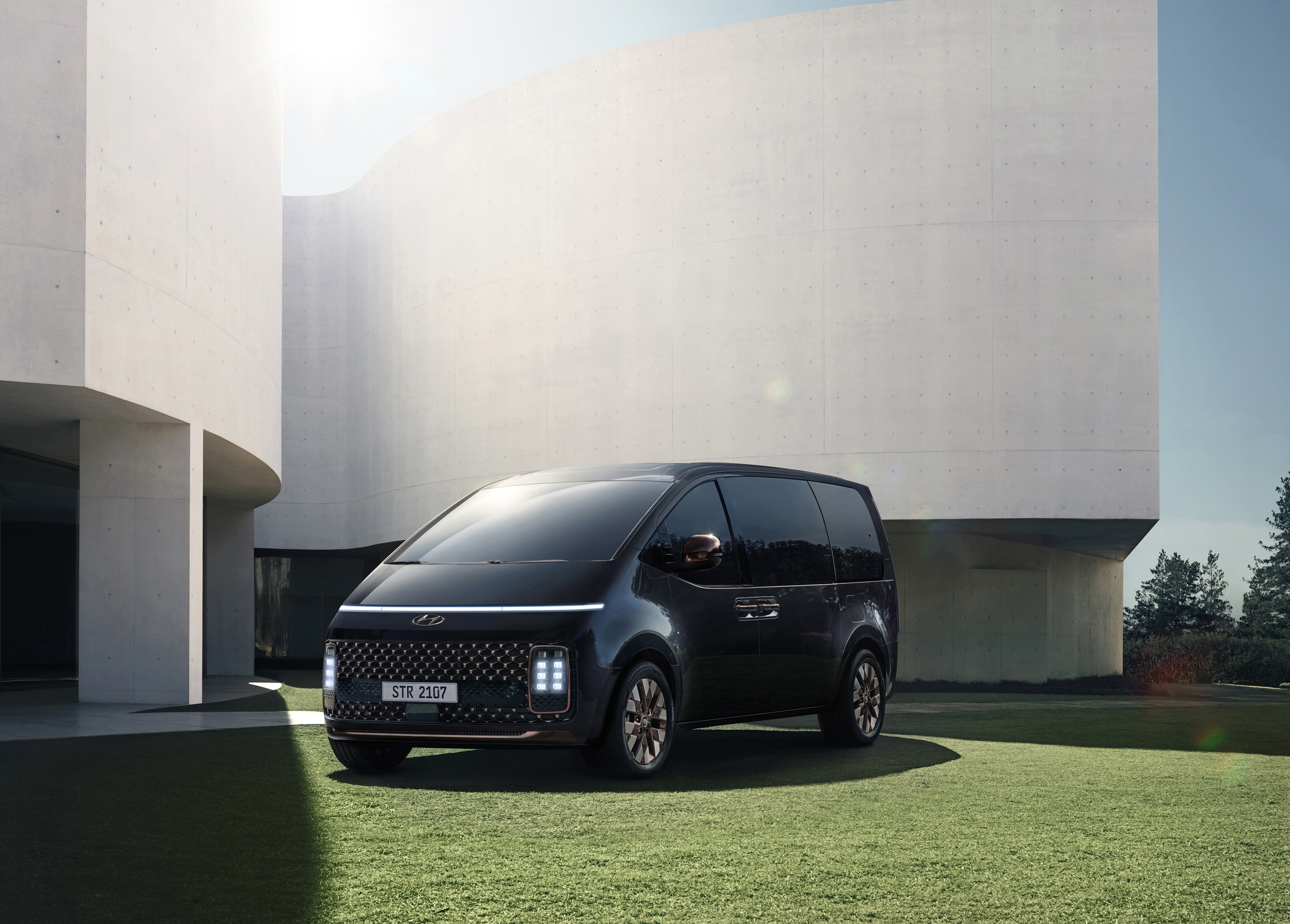 هيونداي تطلق طراز "ستاريا" الجديد