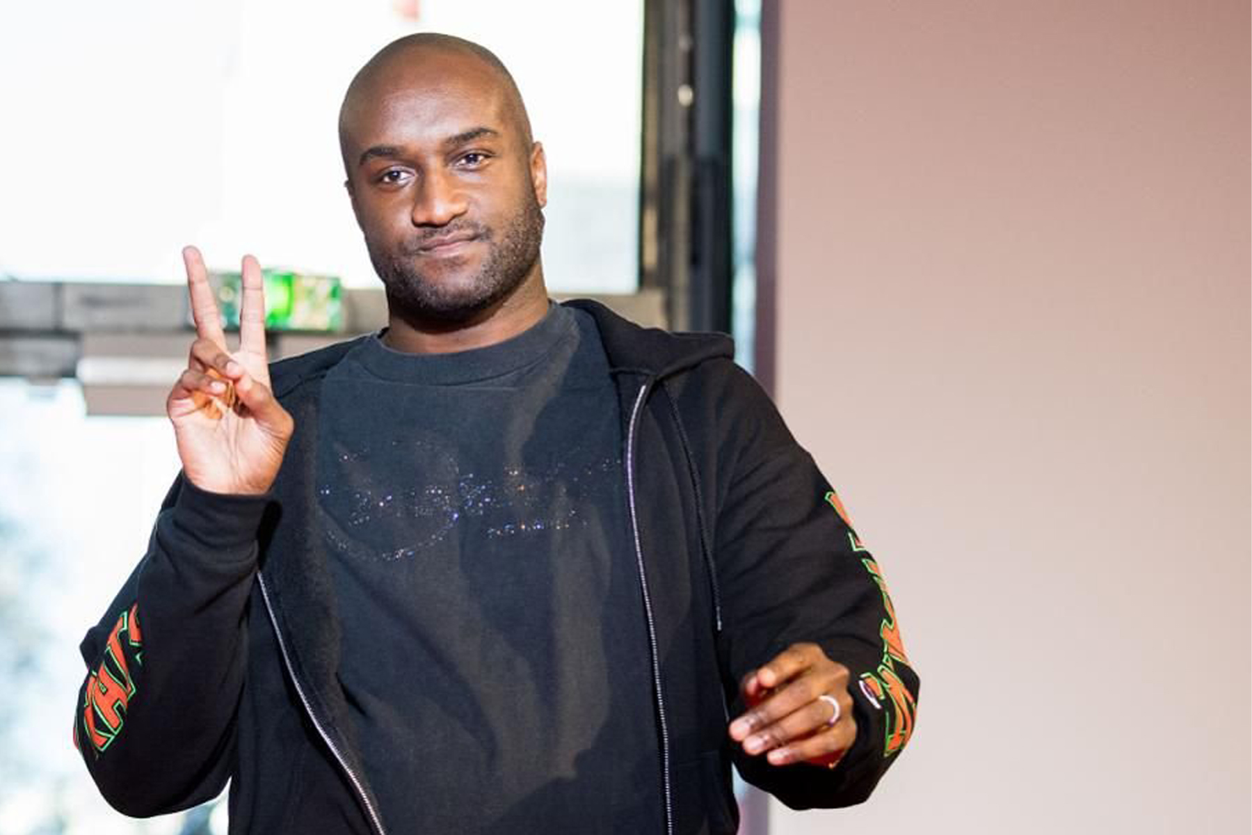 وفاة مصمم الأزياء فيرجيل آبلو مبتكر مجموعات "لوي فويتون" و"أوف وايت" 