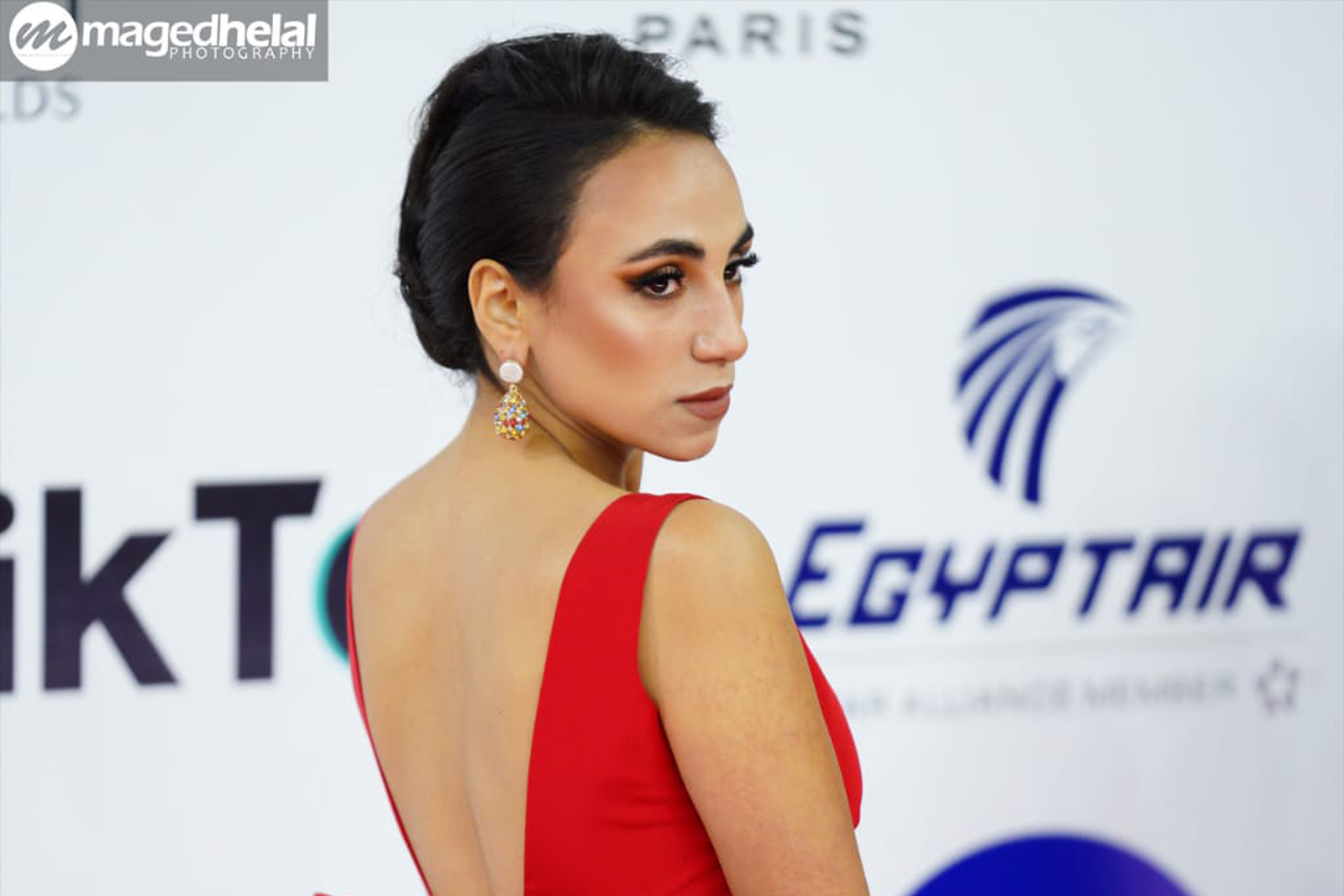 إطلالة متألقة لزينب غريب في ختام القاهرة السينمائي