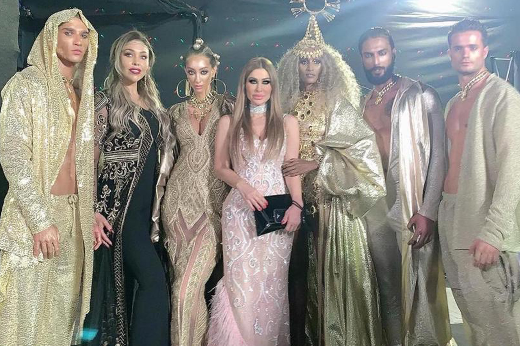 لاروسي بتصاميم آماتو العالمية