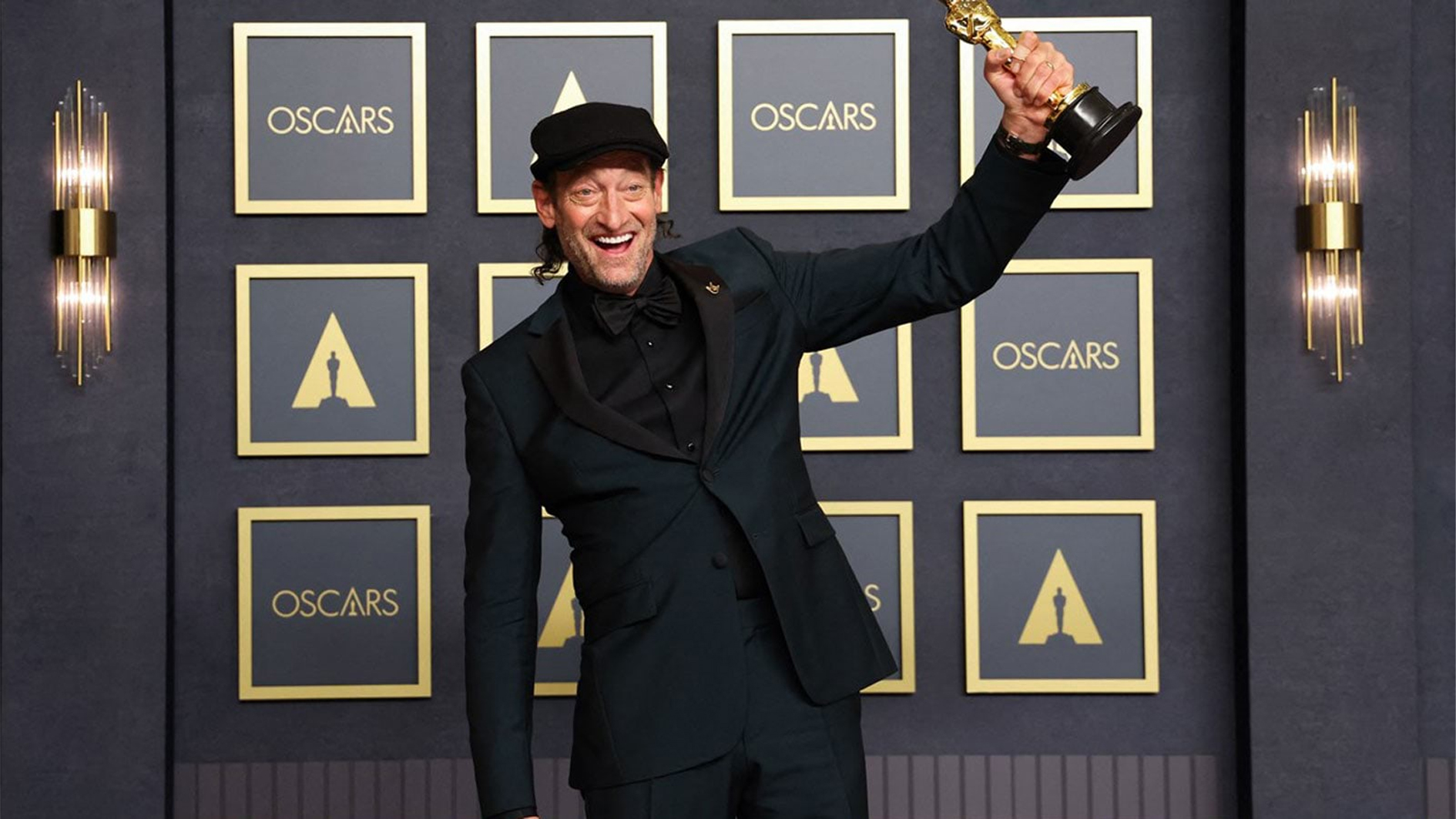 تروي كوتسور ممثل أصمّ نجح في إسماع صوته للعالم وصولا إلى الأوسكار