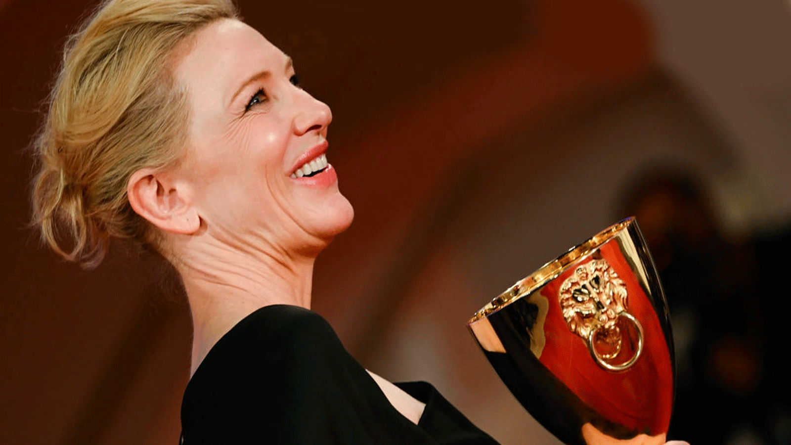 كايت بلانشيت تنال جائزة أفضل ممثلة في مهرجان البندقية