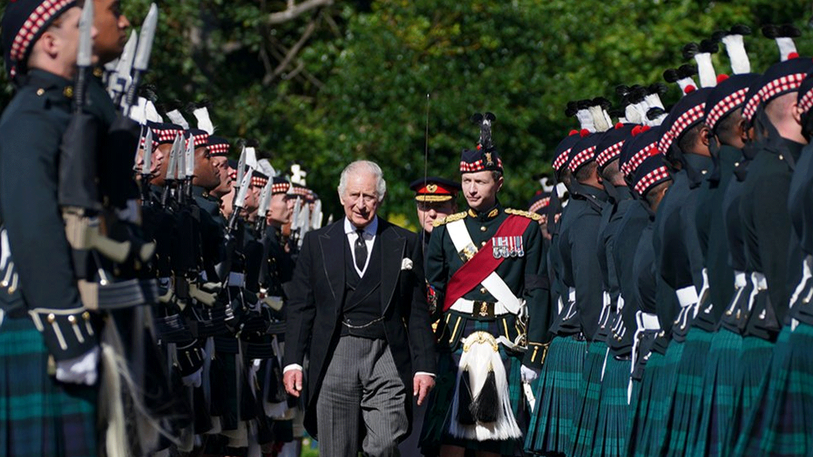 الملك تشارلز الثالث خلال الفعاليات الرسمية قبيل مراسم جنازة الملكة(تويتر)