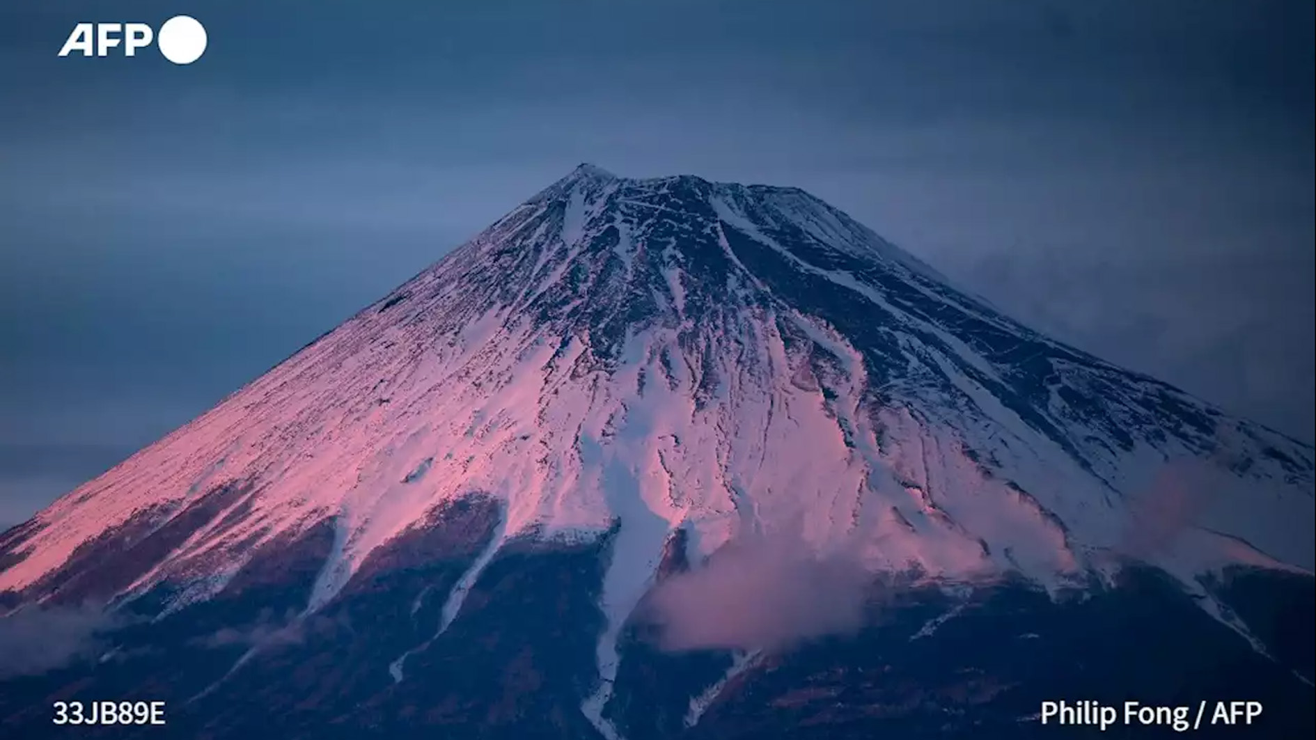 مطالبات محلية بالحد من زيارات المتنزهين في محيط جبل فوجي الياباني