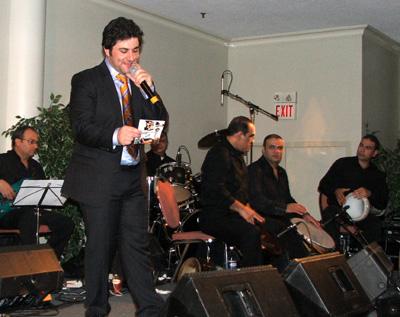 ملحم يلبّي طلبات الجمهور