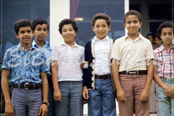 ملك المغرب وزملاء الدراسة في العام 1976