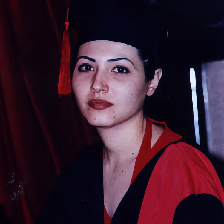 نسرين عزالدين