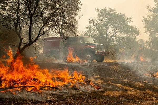الحرائق تلتهم ولاية كاليفورنيا