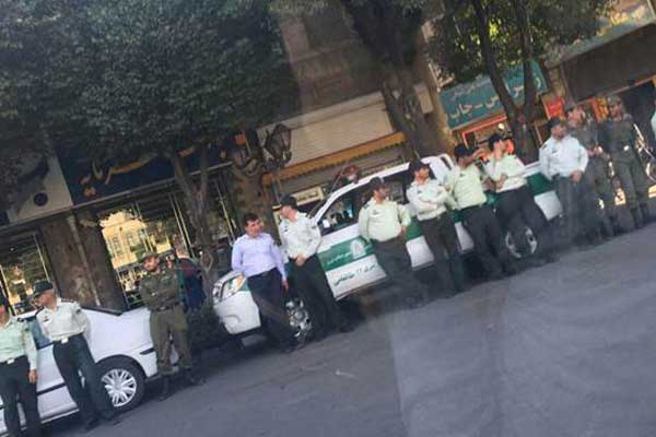 انتشار أمني كثيف في طهران مع إضراب أسواقها الرئيسة