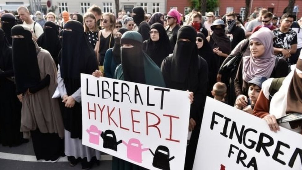 أول غرامة لسيدة في الدنمارك بسبب النقاب