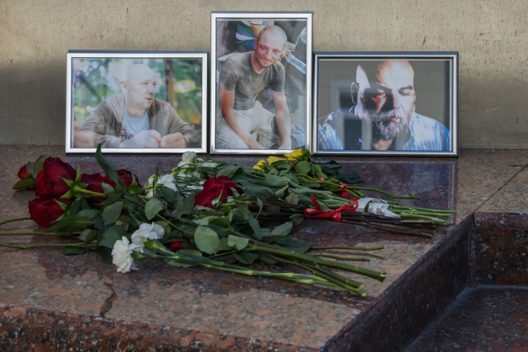 موسكو: لا آثار تعذيب على جثامين ثلاثة صحافيين روس