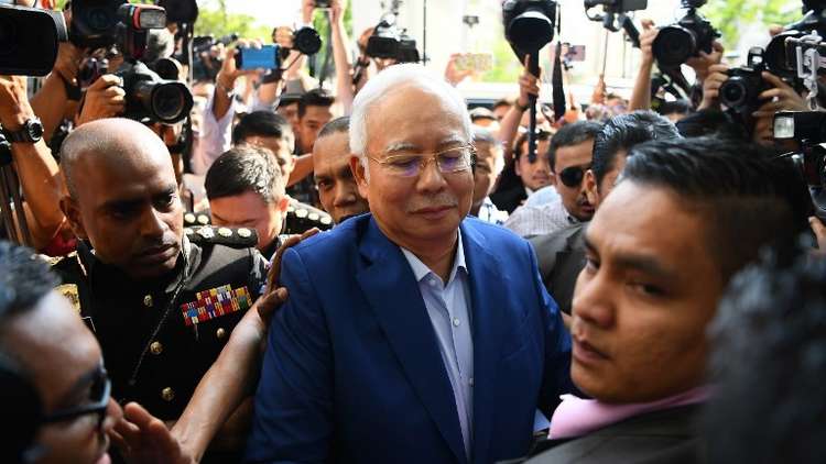 اتهام رئيس وزراء ماليزيا السابق عبد الرزاق بتبييض أموال