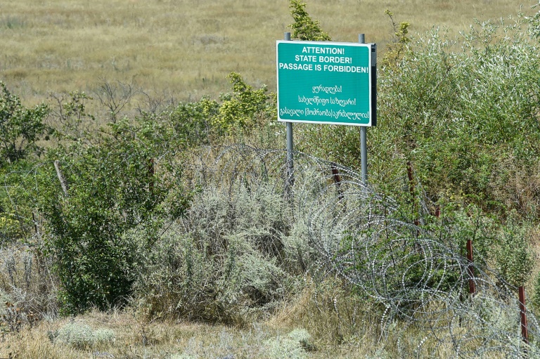 جورجيا تندد بـ"الاحتلال" الروسي لاراضيها في الذكرى العاشرة للحرب بينهما