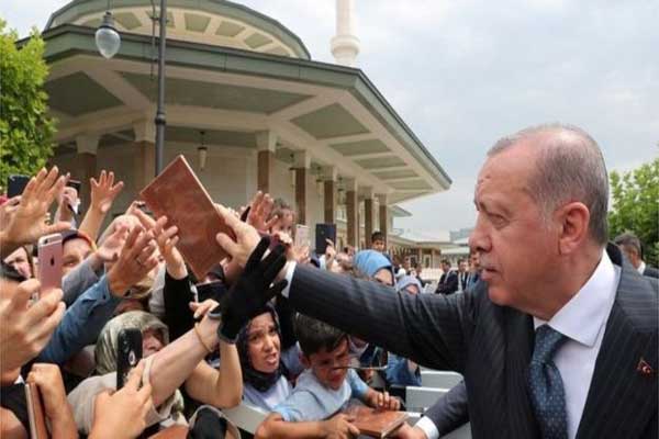 يحمل اردوغان الولايات المتحدة مسؤولية تدهور العملة التركية