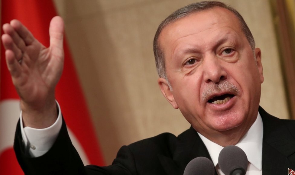 أزمة الليرة: تركيا تقرر مقاطعة السلع الإلكترونية الأمريكية بسبب العقوبات التي فرضتها إدارة الرئيس دونالد ترامب