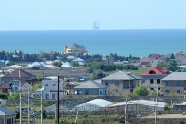 بلدة نارداران الأذربيجانية الواقعة على بحر قزوين
