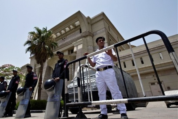 حكم جديد بالسجن المؤبد بحق مرشد الاخوان في مصر