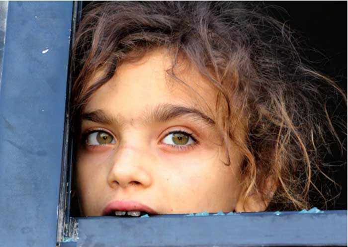 فتاة سورية من ادلب ... تعبير حقيقي عن الأزمة