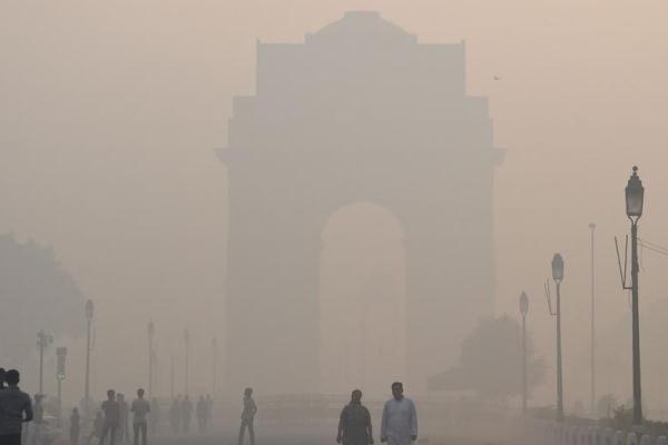 ضباب كثيف في العاصمة الهندية نيودلهي