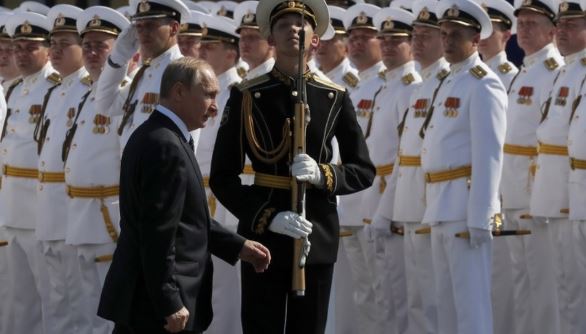 روسيا تبرر أكبر مناوراتها الحربية منذ الحرب الباردة