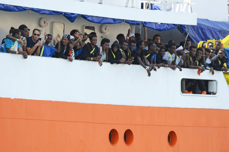 إيطاليا تطلب إعتماد مبدأ المناوبة في استقبال المهاجرين
