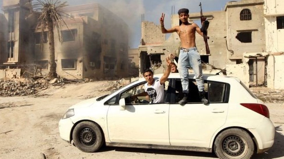 ليبيا: مقتل العشرات في اشتباكات بين المليشيات بطرابلس