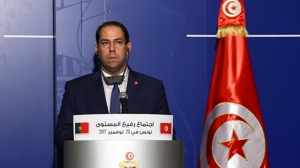 إقالة وزير الطاقة التونسي وأربعة مسؤولين آخرين بسبب 