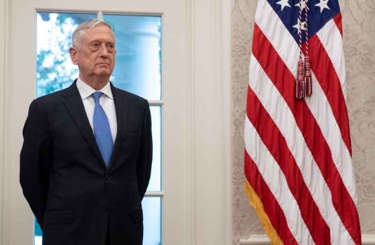 وزير الدفاع الأميركي يصل إلى أفغانستان في زيارة مفاجئة