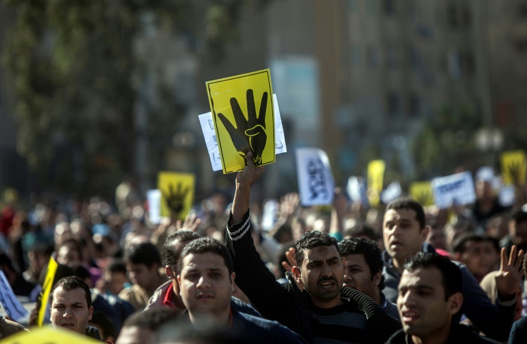 صدور أحكام بالإعدام على 75 من أنصار مرسي