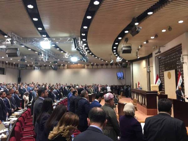 النواب العراقيون يؤدون اليمين الدستورية
