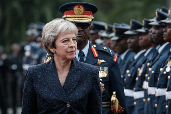 رئيسة الوزراء البريطانية تيريزا ماي خلال زيارة رسمية إلى نيروبي في 30 أغسطس 2018