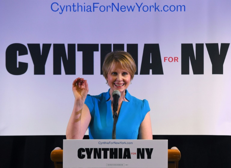 حاكم نيويورك يهزم ممثلة في الانتخابات التمهيدية للديموقراطيين