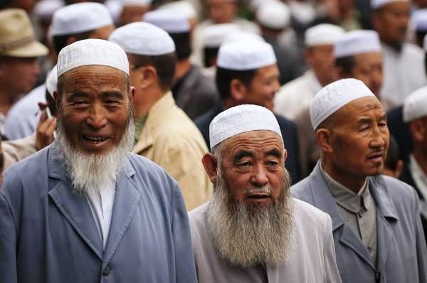 تقرير: الصين تزرع كاميرات في بيوت مسلمين لمنعهم من الصلاة