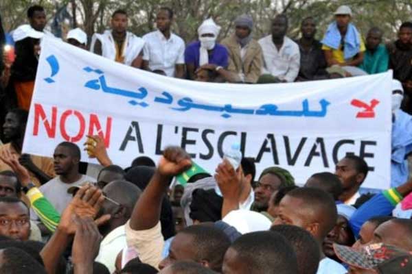 متظاهرون ينددون بالعبودية في نواكشوط بتاريخ 29 إبريل 2015