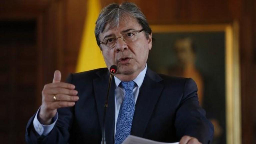 وزير خارجية كولومبيا يبحث في أوروبا هجرة الفنزويليين الجماعية