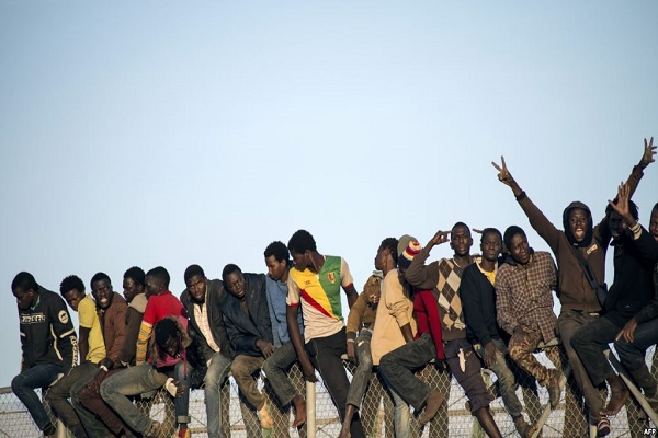  المهاجرون الأفارقة في صورة من الأرشيف