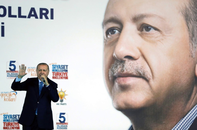 أحكام بالسجن على مدراء محطة تلفزيون تركية مغلقة