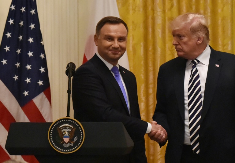 ترمب: بولندا مستعدة لدفع ملياري دولار لإقامة قاعدة أميركية على أراضيها