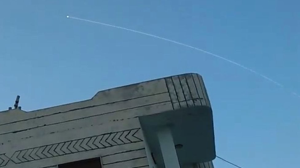 مصدر عسكري في سوريا: أنظمة الدفاع الجوي تتصدى لعدوان صاروخي شنته إسرائيل على مطار دمشق الدولي