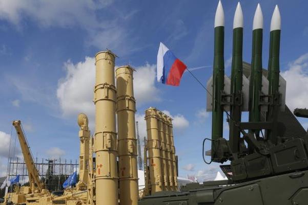 منظومة إس 300 الروسية المضادة للصواريخ إلى سوريا 