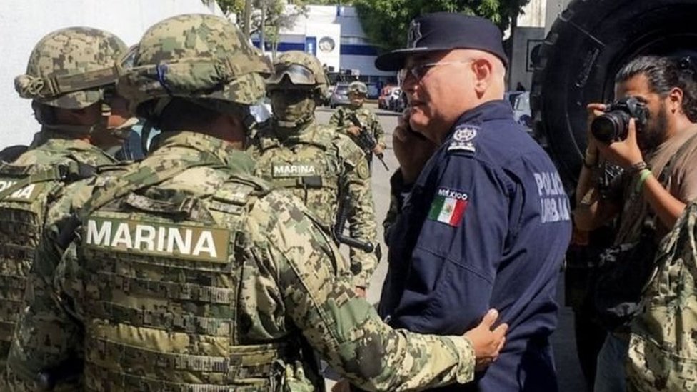 المكسيك: التحقيق مع جهاز شرطة بأكمله في مدينة أكابولكو لشبهات اختراق عصابات لها