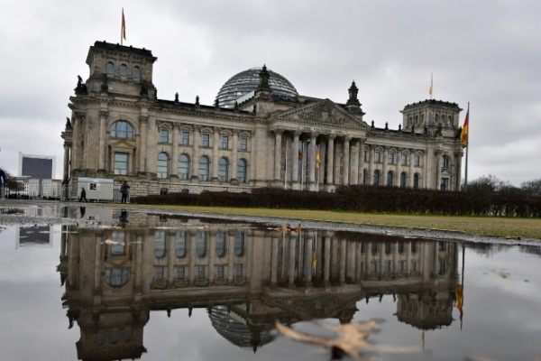مبنى البرلمان الألماني في برلين خلال جلسة القسم للحكومة الجديدة