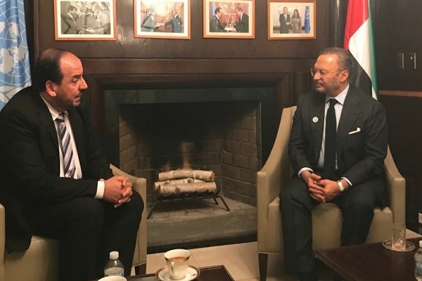 وزير الدولة الإماراتي للشؤون الخارجية يلتقي الحريري