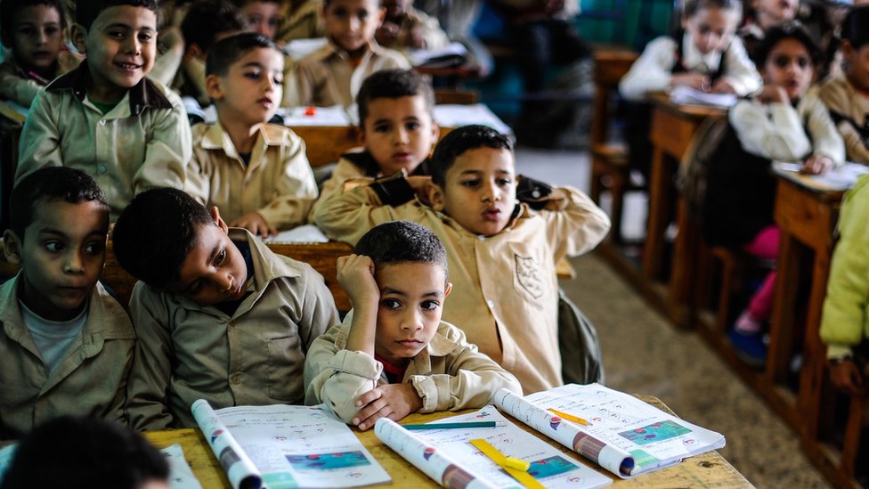 صحف عربية: يوم الدراسة الأول في المدارس المصرية 