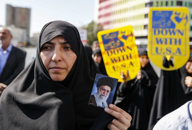 خامنئي: إيران ترفض الهزيمة إلى الأبد أمام أعدائها