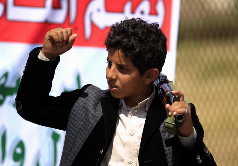 طفل جنّده الحوثيون في صنعاء 