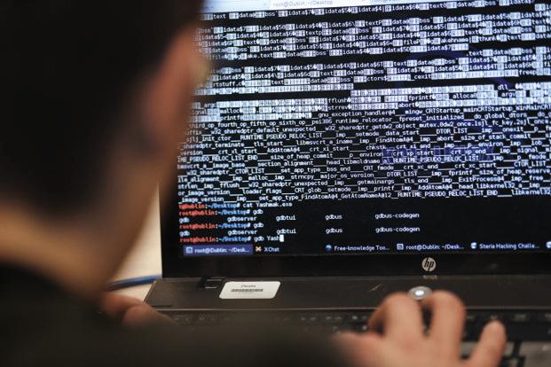 فرنسا تنضم لمتهمي روسيا بتدبير سلسلة من الهجمات الإلكترونية